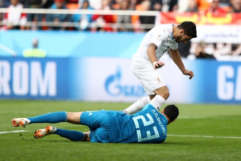 World Cup Uruguay - Saudi Arabia: Suarez 