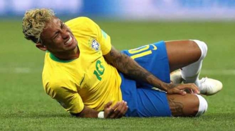 Brazil – Costa Rica: Neymar khó đá, Coutinho 