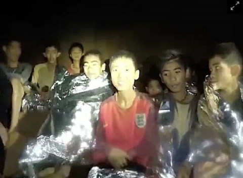 Đội bóng Thái Lan sắp hết oxy, đặc nhiệm SEAL quá sức thiệt mạng? - 1