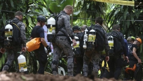 Đội bóng Thái Lan sắp hết oxy, đặc nhiệm SEAL quá sức thiệt mạng? - 3
