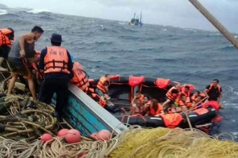 Ít nhất 40 du khách tử vong trong vụ chìm tàu Thái Lan