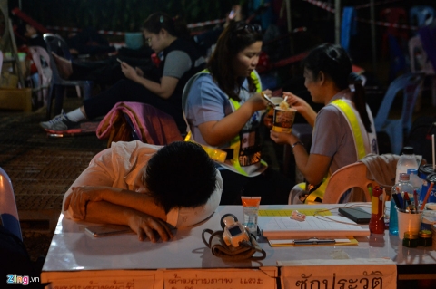 Đêm trắng nơi đại công trường giải cứu đội bóng Thái