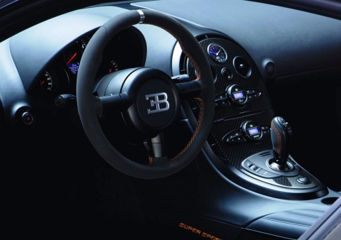 Siêu Bugatti Chiron mới giá 6 triệu USD