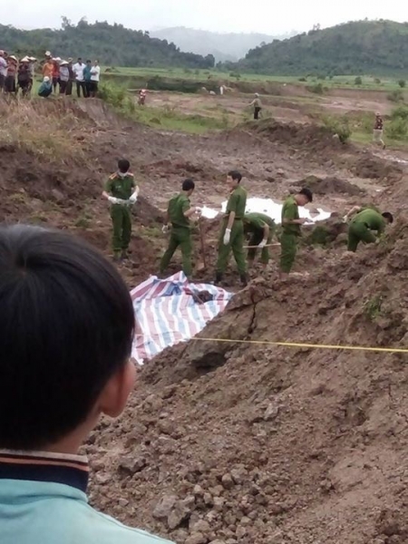 Giết vợ, chôn xác sau vườn 10 năm mới bị phát hiện - 2