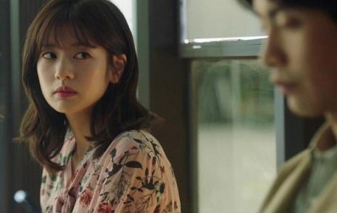 Đau đớn tận cùng khi vợ oằn mình trong phòng sinh bên này thì chỗ khác chồng đang đưa người yêu cũ đi đẻ - Ảnh 1. Đau đớn tận cùng khi vợ oằn mình trong phòng sinh bên này thì chỗ khác chồng đang đưa người yêu cũ đi đẻ - Ảnh 1.