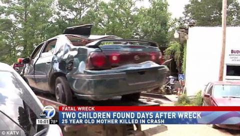 hai be trai o cung thi the me tai nan trong o to suot 2 ngay ma khong ai biet - 3