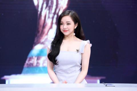 Nữ cổ động viên U23 Việt Nam được báo Hàn ca ngợi vì quá xinh - 8