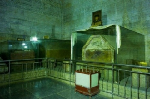 Bí ẩn thi thể Lệnh phi vẫn nguyên vẹn sau 153 năm chôn cất trong lăng mộ Càn Long - Ảnh 2.