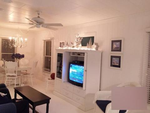 Các hot mom đình đám Elly Trần, Huyền Baby giàu cỡ nào?-5