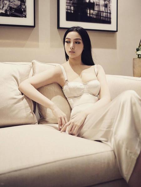 Các hot mom đình đám Elly Trần, Huyền Baby giàu cỡ nào?-7