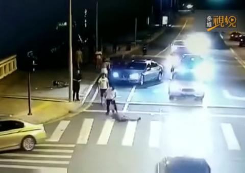 Vụ chém người do tự vệ ở Trung Quốc: Người đi xe đạp thoát tội - Ảnh 1. Vụ chém người do tự vệ ở Trung Quốc: Người đi xe đạp thoát tội - Ảnh 1.