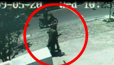 Nhận dạng 2 tên cướp ngân hàng ở Khánh Hòa - 5