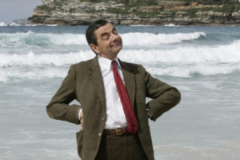 Cuộc sống siêu giàu của Mr Bean: Sở hữu gia sản nghìn tỷ, 63 tuổi vẫn nghiện đua xe - Ảnh 1.
