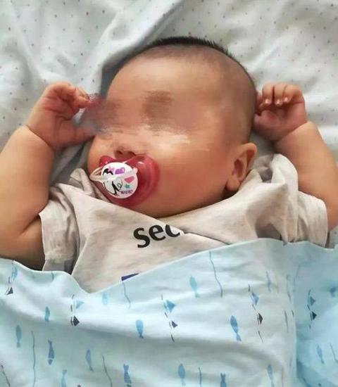 bi kich dau don cua me 9x danh doi mang song de sinh con cho nguoi tinh kem 7 tuoi - 3