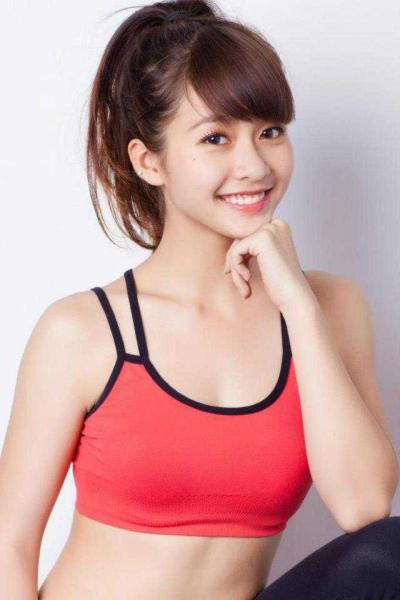 Hành trình lột xác của Khả Ngân: Từ hot girl nhiều thị phi đến nữ chính Hậu duệ mặt trời phiên bản Việt