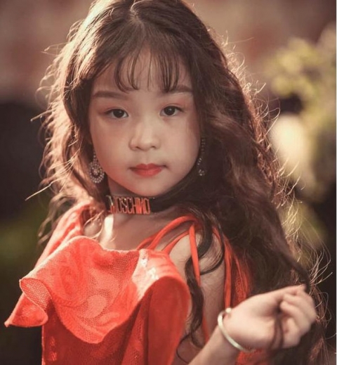 Cô bé Việt mới 6 tuổi đã đăng quang ngôi Hoa hậu tầm cỡ thế giới khiến nhiều người ngỡ ngàng-1