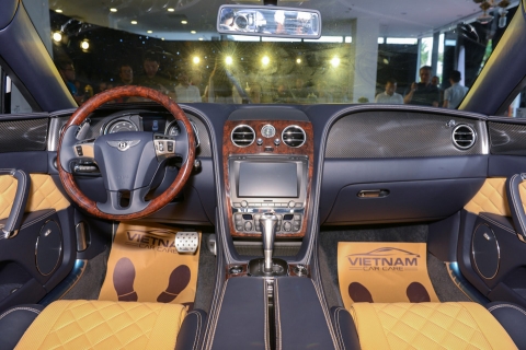 Chi tiết Bentley Flying Spur V8 S giá hơn 16,8 tỷ đầu tiên tại VN