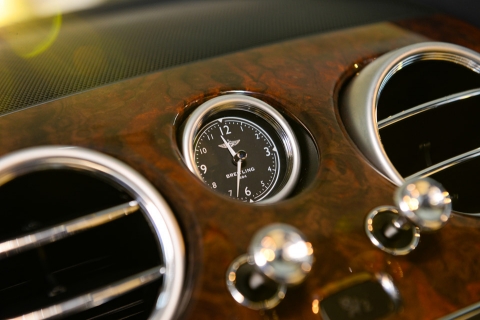 Chi tiết Bentley Flying Spur V8 S giá hơn 16,8 tỷ đầu tiên tại VN