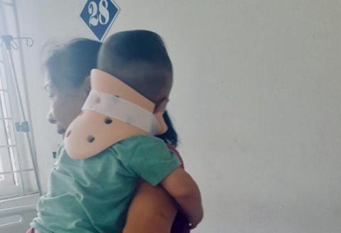 Ke nghi ngao da nem con tu tang 2 khai dang di tim vo hinh anh 2