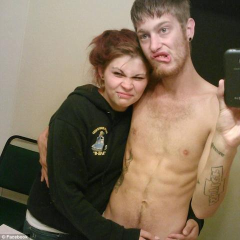 1542982058-167-de-o-ben-nguoi-tinh-me-lien-tuc-tiem-ma-tuy-cho-3-con-nho-anh-2-1542981769-width634height634-xahoi.com.vn-w634-h634