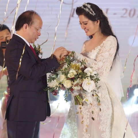 Thân thế ít biết của ca sĩ Đinh Hiền Anh - người vừa kết hôn với Thứ trưởng Bộ Tài chính - Ảnh 1.