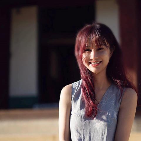 Nhan sắc xinh đẹp của 4 nữ CĐV nổi như cồn khi đi xem AFF Cup hình ảnh 18 nhan sac xinh dep cua 4 nu cdv noi nhu con khi di xem aff cup hinh anh 18