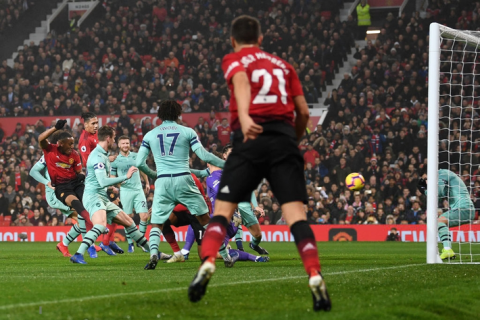 Mourinho dũng cảm, Man United khiến Old Trafford tự hào trong ngày đối đầu Arsenal - Ảnh 3.