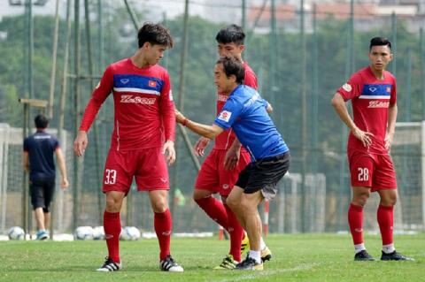 Tỉ mỉ, lăn xả như một 'hoạt náo viên'