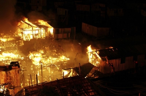 Lãnh đạo cơ quan công an Amadeu Soares cho biết, vụ cháy có thể xuất phát từ một vụ nổ nồi áp suất. Ảnh: AP.