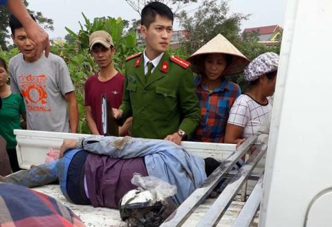 Hà Nội: Hai thanh niên nghi trộm chó bị người dân vây đánh gục giữa ruộng Hà Nội: Hai thanh niên nghi trộm chó bị người dân vây đánh gục giữa ruộng