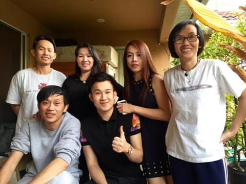 Hoài Linh tiết lộ ảnh đời tư hiếm thấy, lộ diện 5 anh chị em ruột thành đạt hình ảnh 5 hoai linh tiet lo anh doi tu hiem thay, lo dien 5 anh chi em ruot thanh dat hinh anh 5