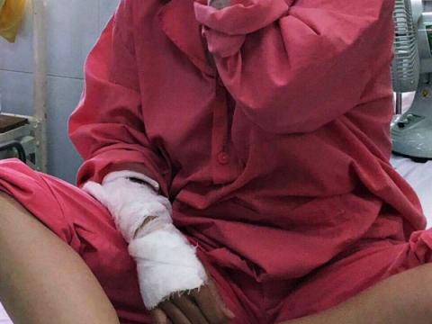 Cô gái sắp cưới bị tạt axit hỏng 2 mắt ở Sài Gòn: Tôi đau đớn lắm, có thể đám cưới sẽ phải dời lại để lo chữa trị Cô gái sắp cưới bị tạt axit hỏng 2 mắt ở Sài Gòn: Tôi đau đớn lắm, có thể đám cưới sẽ phải dời lại để lo chữa trị