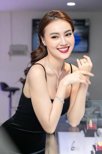 Những sao nữ Vbiz tài năng, giàu có không cần đại gia “chống lưng” - 2