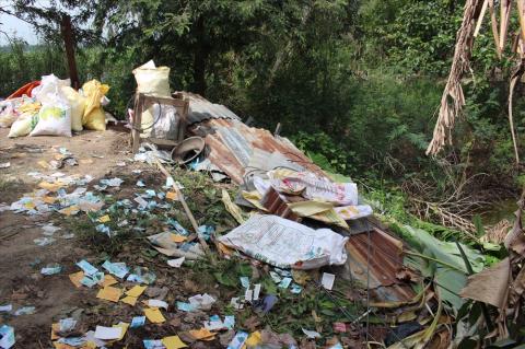 Thay cho căn chòi lụp xụp giờ đã thành đống phế liệu.