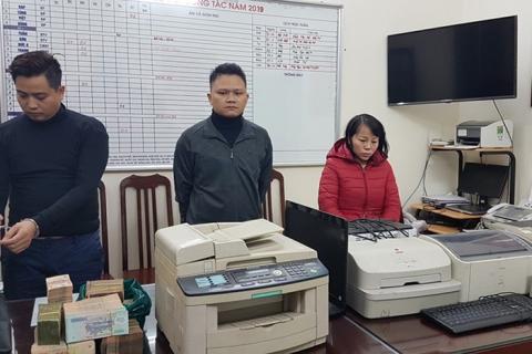 An ninh - Hình sự - Hành trình trốn chạy như “ma trận” của kẻ làm giả sổ tiết kiệm, rút 13 tỷ đồng của ngân hàng (Hình 2).