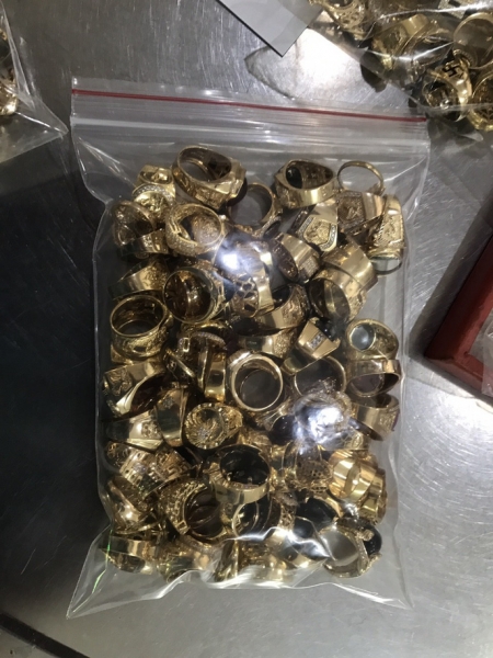 Công an Quảng Nam tìm người sở hữu 230 lượng vàng - 2