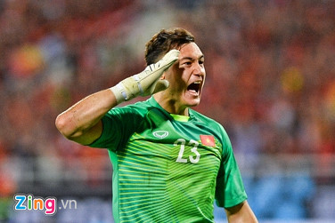 Dang Van Lam: 'Du mang nua dong mau Viet Nam, toi van gop het suc' hinh anh 1