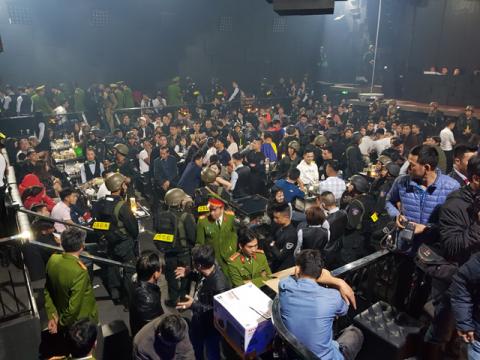 vu 100 nguoi “phe” ma tuy trong quan bar: nguon ma tuy tu dau? hinh anh 1