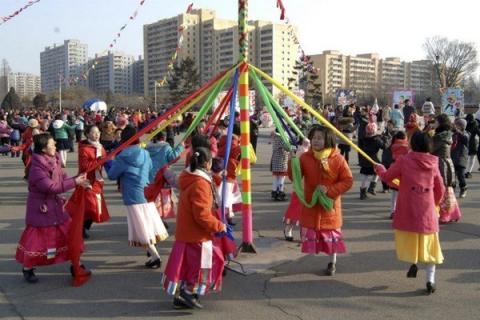 Những phong tục đón Tết Nguyên đán của người dân các nước châu Á Những phong tục đón Tết Nguyên đán của người dân các nước châu Á