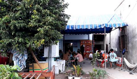 Vu nhan vien cay xang bi sat hai: Cha con hen sang 30 Tet cung ve que hinh anh 2