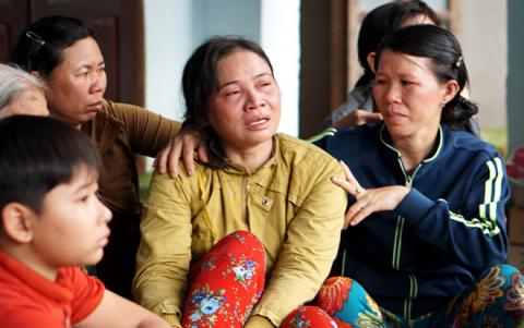 Vu nhan vien cay xang bi sat hai: Cha con hen sang 30 Tet cung ve que hinh anh 1