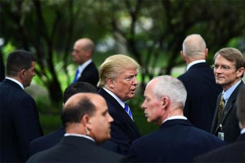 Mật vụ Mỹ bảo vệ ông Trump thế nào khi công du nước ngoài?