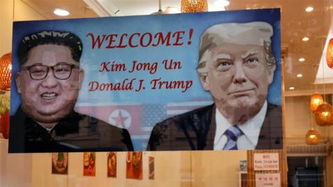 hai ong trump, kim jong un den ha noi va cung nhau an toi hinh anh 1