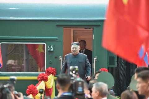 Lý do tàu bọc thép của ông Kim Jong-un chỉ dừng ga Đồng Đăng Lý do tàu bọc thép của ông Kim Jong-un chỉ dừng ga Đồng Đăng