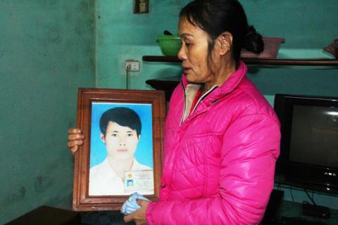 Nghi phạm giết người ra đầu thú nhưng gần 6 năm vẫn chưa được đi tù Nghi phạm giết người ra đầu thú nhưng gần 6 năm vẫn chưa được đi tù