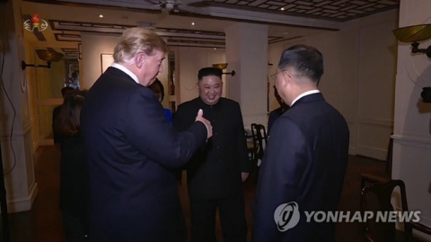 Triều Tiên chiếu phim 75 phút về cuộc gặp Trump - Kim ở Hà Nội