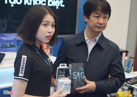 Galaxy S10, S10+ mở bán tại Việt Nam, giá từ 21 triệu đồng
