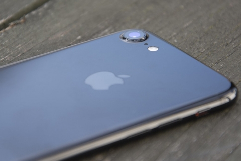 iPhone 7 tân trang được bán với giá chỉ 5,1 triệu đồng - 1