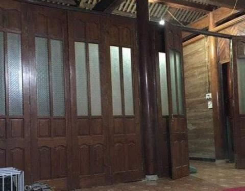 Người đàn ông nói đi chơi nhưng ra sau vườn treo cổ tự tử - Ảnh 1.