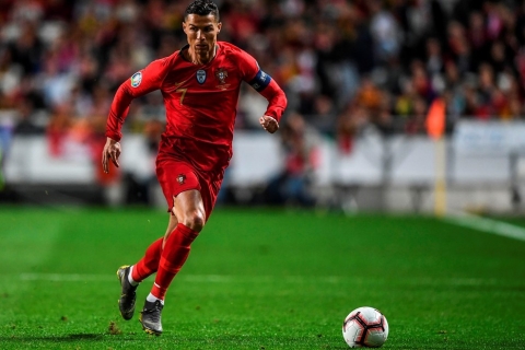 Ronaldo 'câm nín' khiến Bồ Đào Nha hòa thất vọng